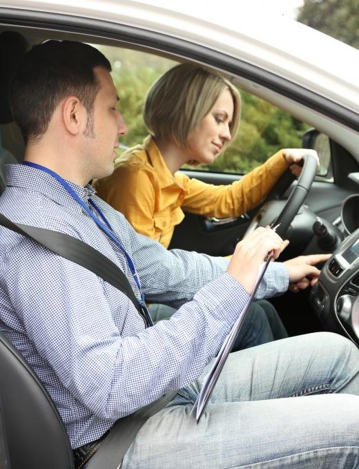 Choosing a Driving Instructor: Learn Faster and Drive Safely